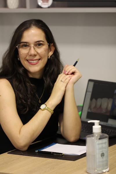 Foto 2 de Dra Emanuely Barros - Dentista Campo Grande MS