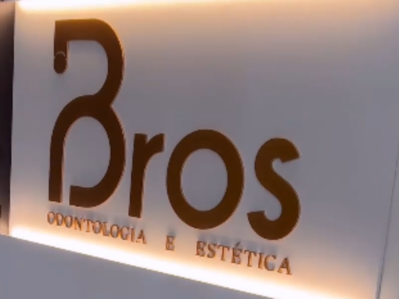 Foto 7 de Dra. Emanuely Gervasio - dentista em Ipatinga MG / Clareamento dental / Aparelho invisível / Laserterapia