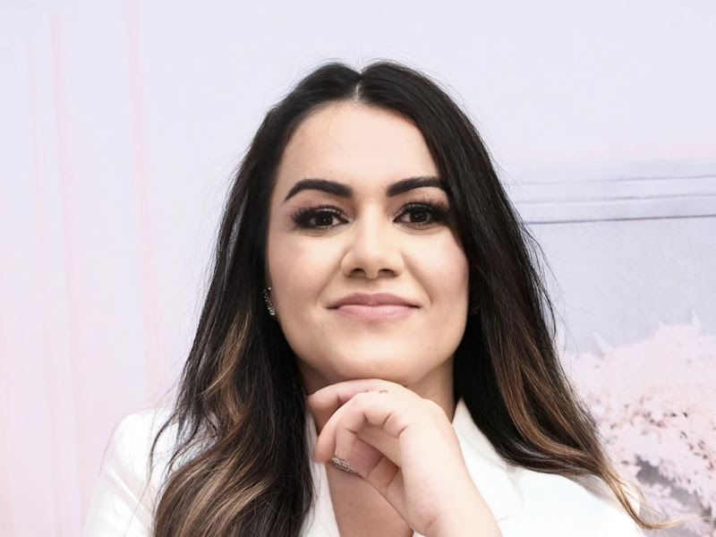 Foto 8 de Dra. Emanuely Gervasio - dentista em Ipatinga MG / Clareamento dental / Aparelho invisível / Laserterapia