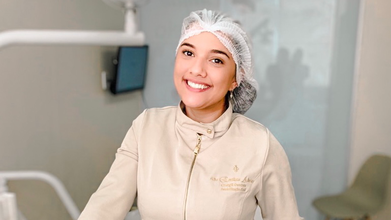 Foto 2 de Dra. Emiliata Alberice - Dentista - Lauro de Freitas - Prótese Dental