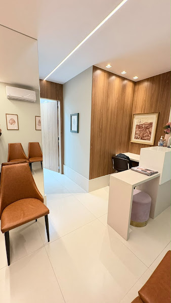 Foto 3 de Dra. Emmanuelle Aldred | Cirurgiã-Dentista