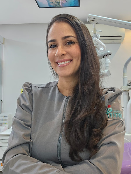 Foto 2 de Dra. Erica Andrade Pimenta - Dentista em Lauro de Freitas