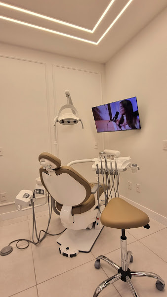 Foto 4 de Dra. Érica Possamai | Ortodontista | Especialista em aparelhos ortodônticos e ortopédicos | Dentista em Criciúma