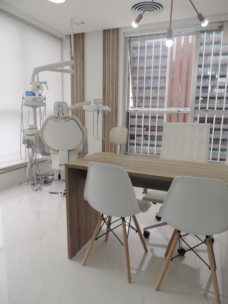 Foto 3 de Dra Ericka Mosna: Ortodontia Adultos e Crianças, Estética do Sorriso e Harmonização Orofacial