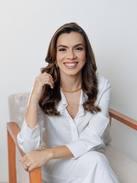 Foto 2 de Dra Érika Abrantes - Odontopediatra em Teófilo Otoni