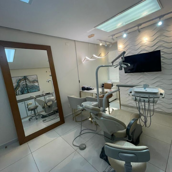 Foto 3 de Dra. Eulália El Rahim | Lentes de Contato Dentais | Facetas Laminadas