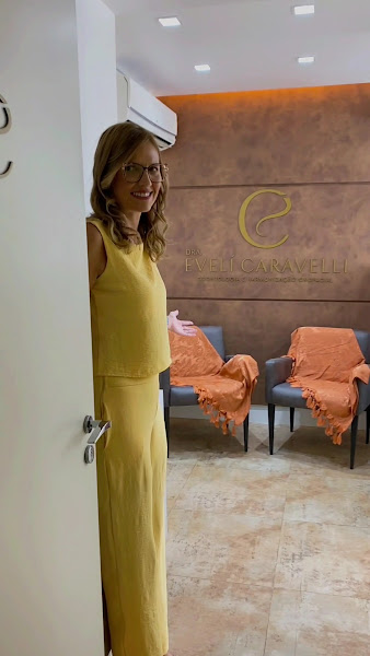 Foto 3 de Dra. Eveli Caravelli Odontologia e Harmonização Orofacial