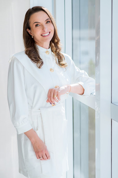 Foto 2 de Dra Évelin Bialeski Odontologia Especializada - Lentes de contato / implantes / protocolo