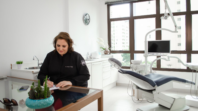 Foto 2 de Dra Fábia Zampieri D'Antola de Mello - Harmonização Orofacial