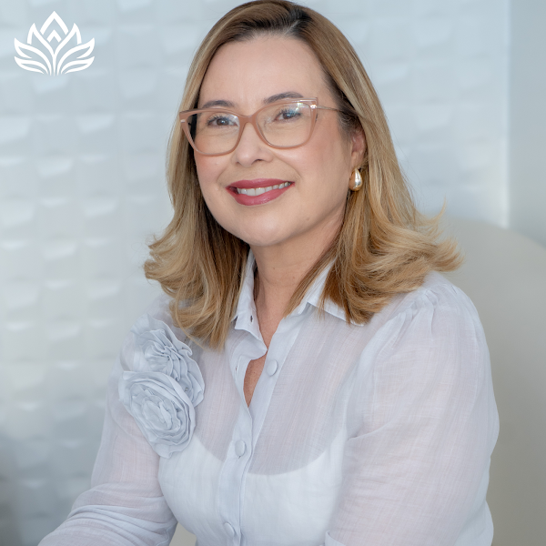 Foto 2 de Dra. Fabiana Reis | Harmonização Facial em Caruaru