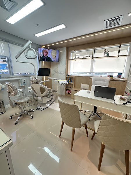 Foto 2 de Dra. Fabianne Fernandes - Dentista em São Paulo - Santana - Ortodontia Adulto e Infantil - Clínica Geral