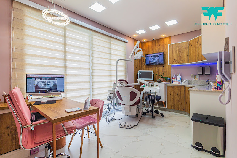 Foto 2 de Dra. Fabíola Rosvita - Dentista