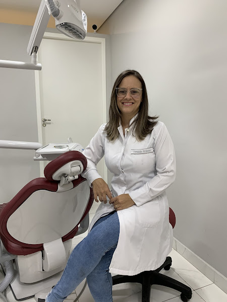 Foto 2 de Dra. Fernanda Alcântara | Consultório Odontológico