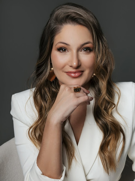 Foto 2 de Dra. Fernanda Baboni | Harmonização Facial em Curitiba | Facetas de Resina