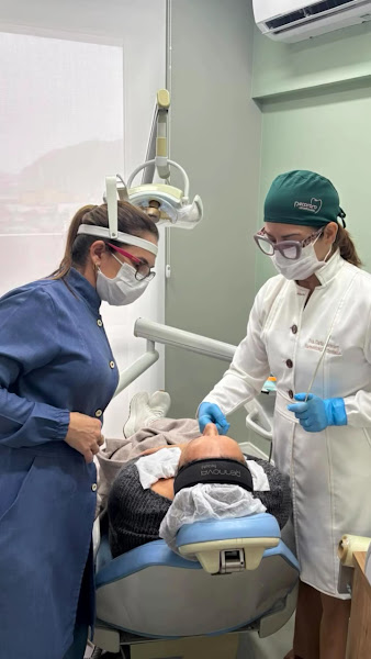 Foto 2 de Dra Fernanda Fontoura | Dentista em Praia Grande