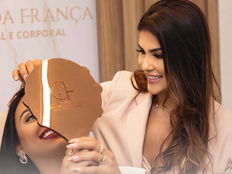 Foto de Dra Fernanda França | Microvasos e Harmonização Facial – Caruaru