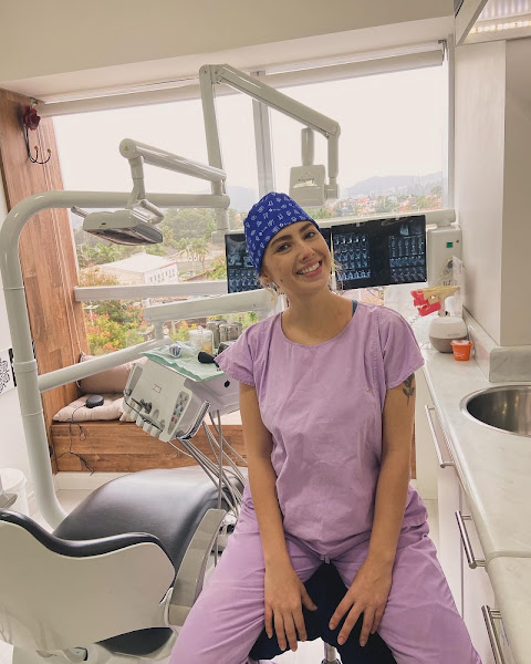 Foto 2 de Dra. Fernanda Franco - Cirurgiã-Dentista