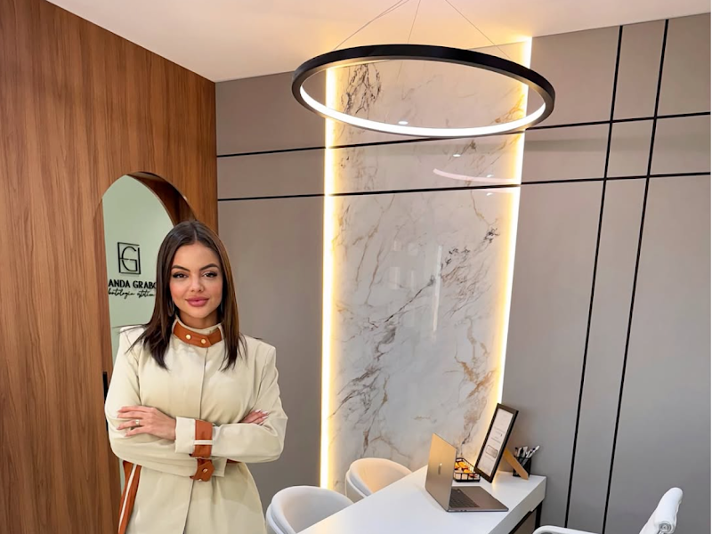 Foto de Dra. Fernanda Graboski | Facetas em Resina e Odontologia Biomimética