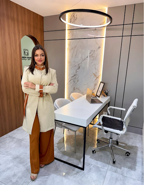 Foto 2 de Dra. Fernanda Graboski | Facetas em Resina e Odontologia Biomimética