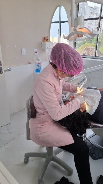 Foto 2 de Dra Fernanda Kolling | Cirurgiã-Dentista