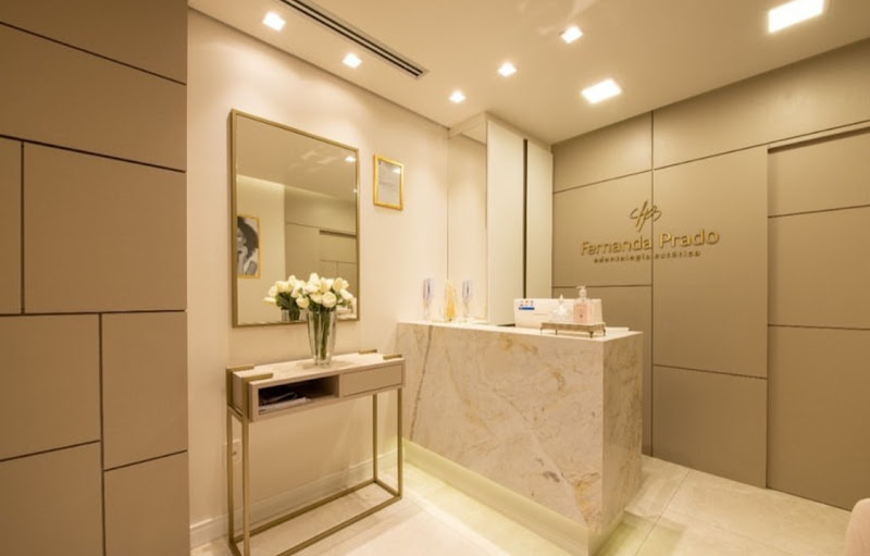 Foto 2 de Dra. Fernanda Prado | Odontologia Estética | Passo Fundo