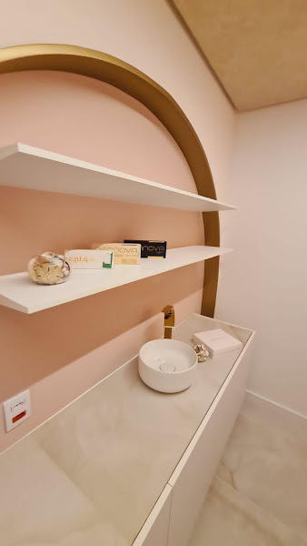 Foto 3 de Dra Fernanda Zanchin - Harmonização Facial - Estética - Ortodontia em Porto Alegre