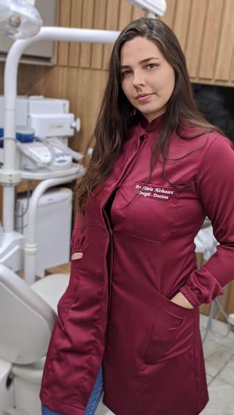 Foto 2 de Dra. Flávia Alcântara - Cirurgia oral menor e implantes