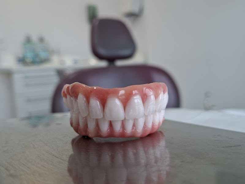 Foto 2 de Dra. Flávia Costa - Implantes Dentários