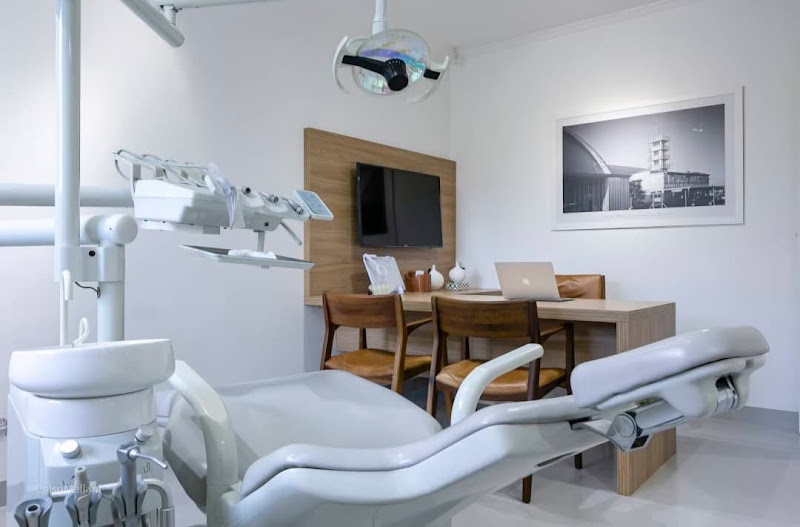 Foto 3 de Dra. Flávia Faria | Dentista em Bauru | Restaurações, Clareamento, Facetas, Botox