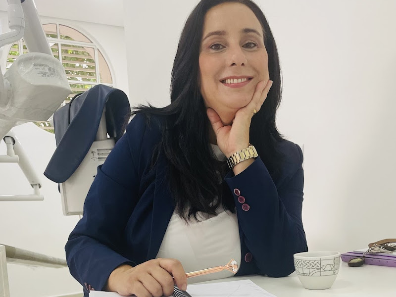 Foto de Dra. Flávia Franco Bigardi odontologia adulto e infantil em Jundiaí