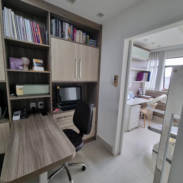 Foto 2 de Dra Flávia Ghirlinzone