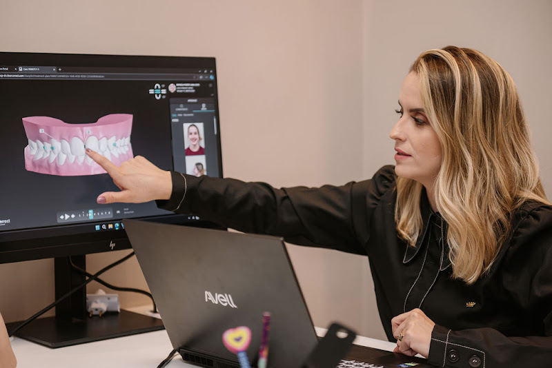 Foto 2 de Dra. Flavia Leite Bucomaxilo