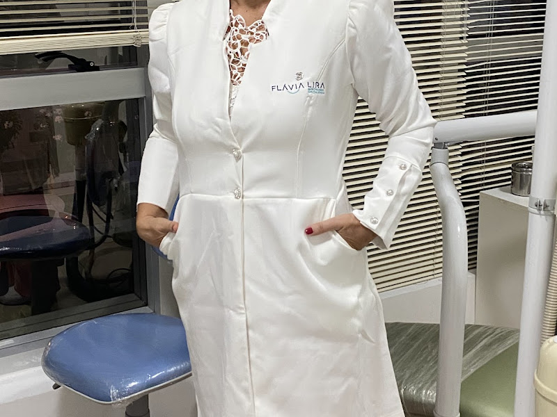 Foto 6 de Dra. Flavia Lira - Especialista OFM -Ortodontia (Invisalign Maceio) Capacitação Odontologia do sono(Tratmento Ronco e Apnéia)