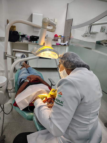 Foto 4 de Dra Flavianne Azevedo Cirurgiã Dentista Gama | Santa Maria| Ocidental.