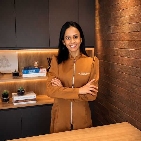 Foto 2 de Dra Francielle Terrinha | Faceta | Implantodontia | Endodontista | Estética Piracicaba