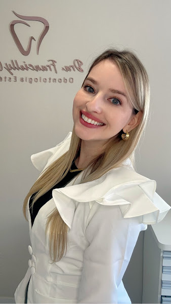 Foto 2 de Dra. Francielly Gorski