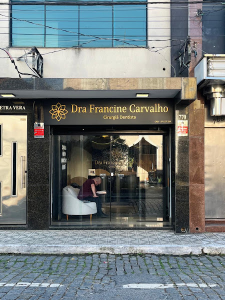 Foto 3 de Dra Francine Carvalho - Odontologia Humanizada