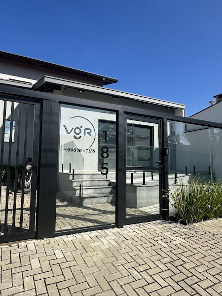 Foto 3 de Dra. Francine Gomes - Dentista Taubaté | Ortodontia | Aparelho | Clareamento