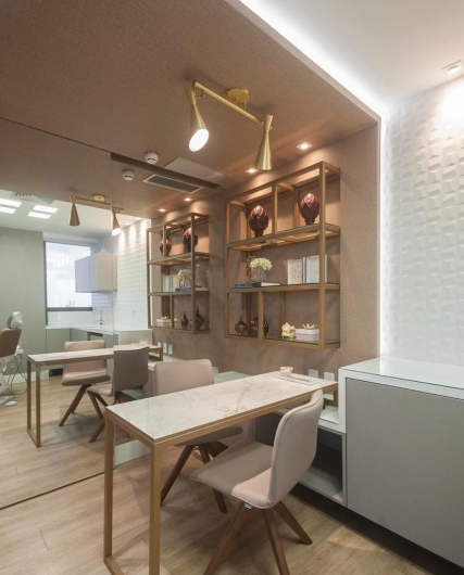 Foto 2 de Dra. Gabriela Alves Pinto, Cirurgião buco-maxilo-facial