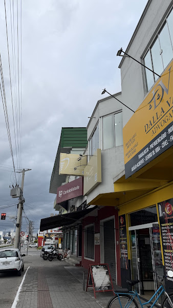 Foto 3 de Dra. Gabriela Gonçalves Dentista em Itajaí e Balneário Camboriú - Implantes, gengivoplastia, extração de siso, clínico geral.