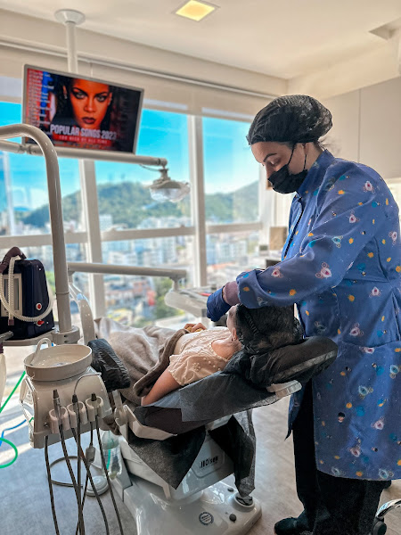 Foto 2 de Dra Gabriela Kummer l Lipo de papada em Balneário Camboriú, Santa Catarina