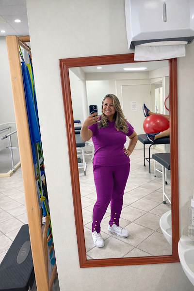 Foto 3 de Dra Gabriela Kummer l Lipo de papada em Balneário Camboriú, Santa Catarina