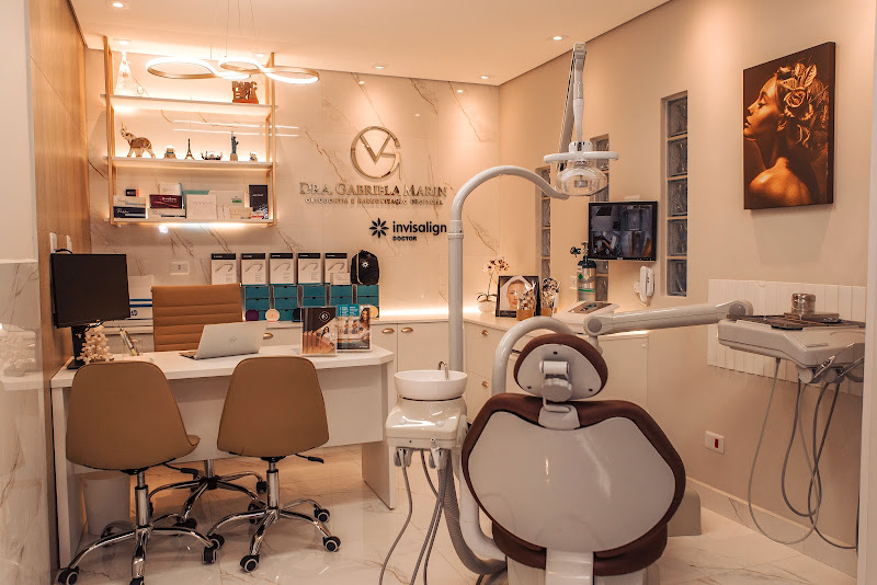 Foto 2 de Dra. Gabriela Marin - Ortodontia, Invisalign & Harmonização Orofacial