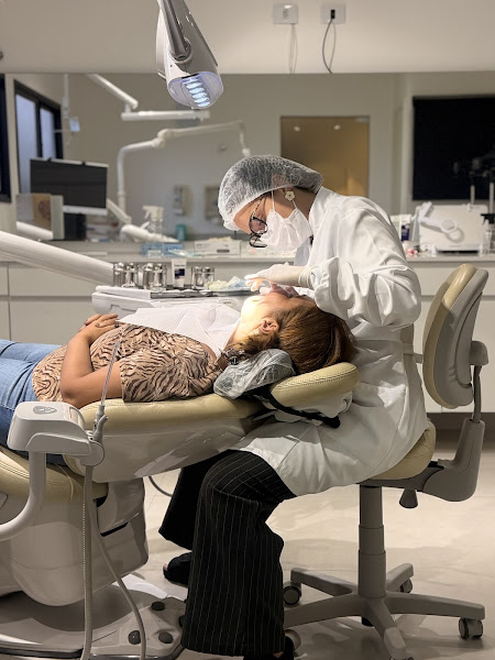 Foto 3 de Dra. Gabriela Martins | Cirurgiã Dentista