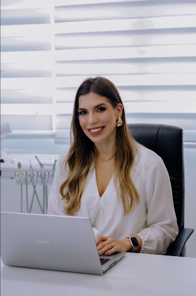 Foto 2 de Dra. Gabriela Oliveira Ortodontista e Invisalign - Dentista em Balneário Camboriú-SC.