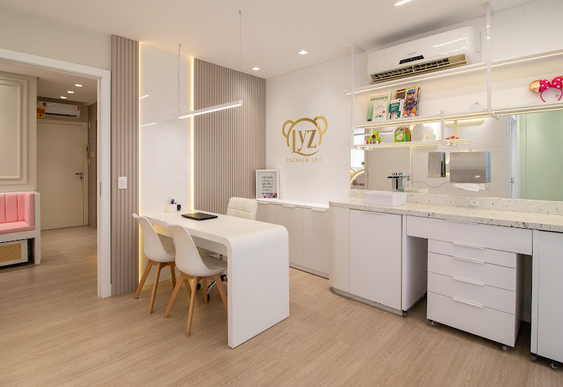 Foto 3 de Dra. Gabriela Oliveira Ortodontista e Invisalign - Dentista em Balneário Camboriú-SC.