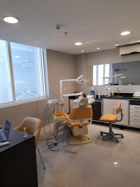 Foto 3 de Dra. Gabriela Otero - Periodontista - Periodontia & Implantes dentários - Pelotas