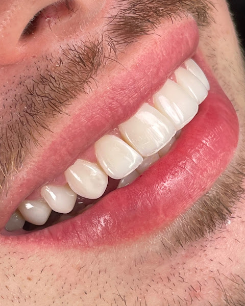 Foto 3 de Dra. Gabriela Temperani e Dr. Gustavo Carvalho - Odontologia estética