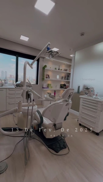 Foto 3 de Dra. Gabriela Tomazin | Harmonização Orofacial, Botox, Lipo de papada Preenchimento Labial e Dentista em Sorocaba