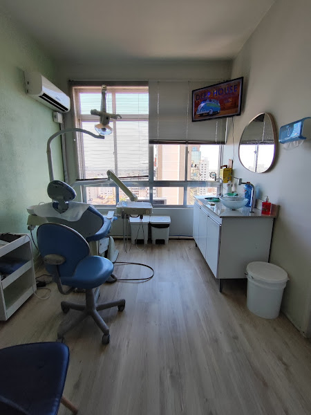 Foto 2 de Dra Gabriela Vidal: Endodontia e Clínica geral